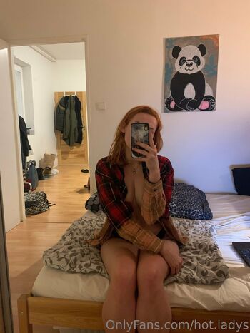 Clar / hot.ladys nude photo #5