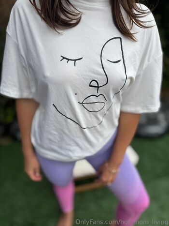 Your Girl Xox / hot_mom_living / mysterymilf2 nude photo #11