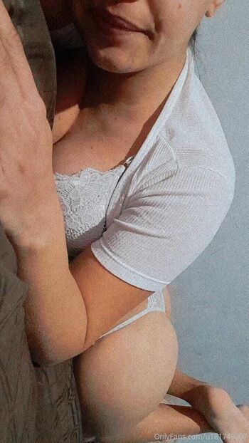 Morena / hotbrunette06 nude photo #8