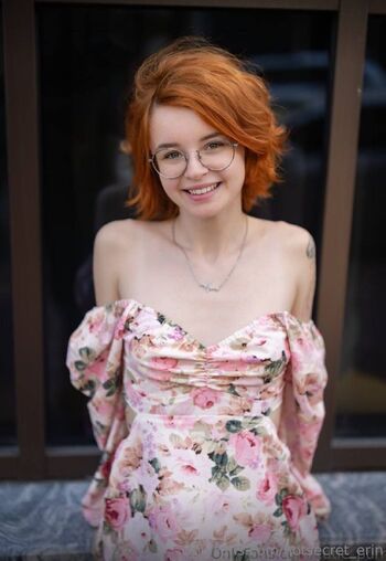 Erin Wood / hotsecret_erin nude photo #2