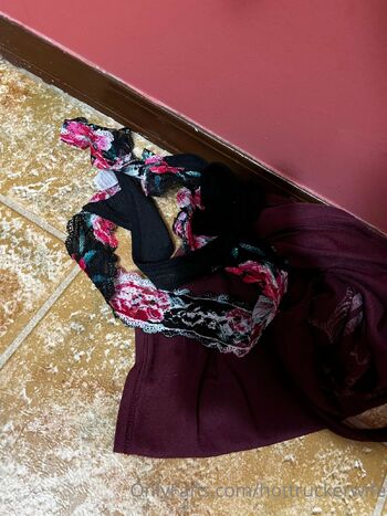 Trucker wif / hottruckerwife nude photo #35