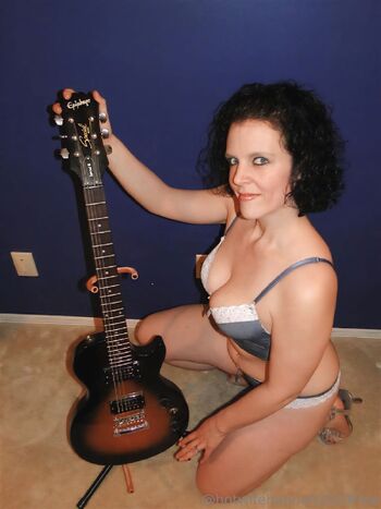 Hotwife Hanna / hotwifehannah2024free nude photo #9