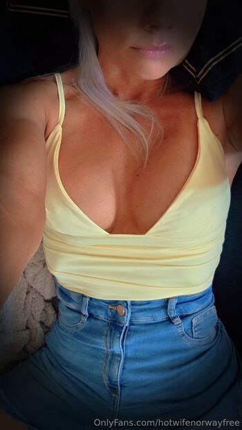 HotwifeNorwayfre / hotwifenorwayfree nude photo #7