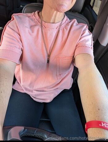 Hotwifesidne / hotwifesidney nude photo #1