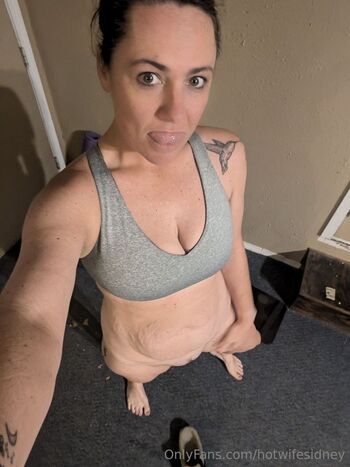 Hotwifesidne / hotwifesidney nude photo #30