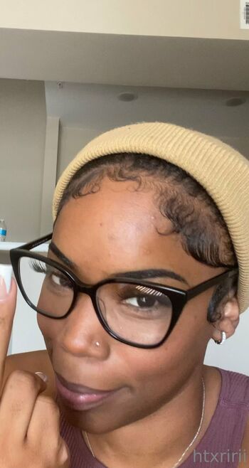 Miyarri Davi / htxriri nude photo #1