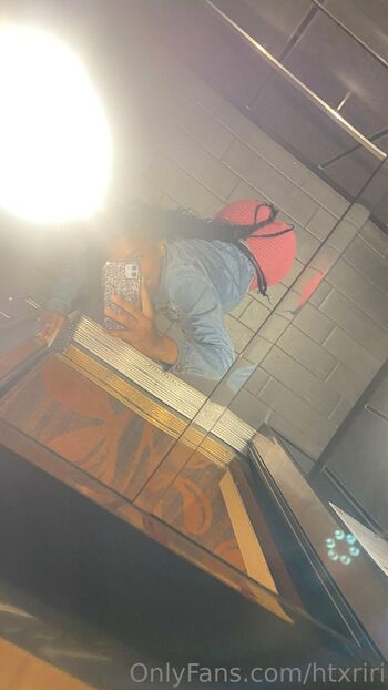 Miyarri Davi / htxriri nude photo #4