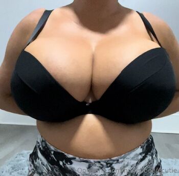 Lexie Jade HUGE Natural Boobs / hugeboobiecutie nude photo #19