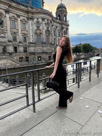 Alice / i_alice nude photo #4