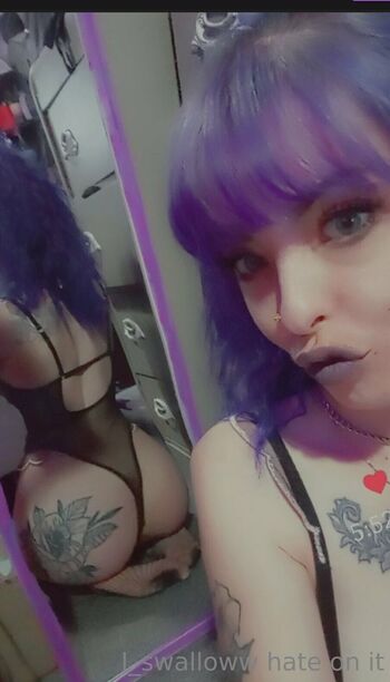 I_swallow / i_swalloww nude photo #7