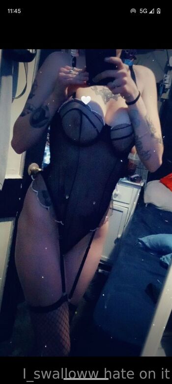 I_swallow / i_swalloww nude photo #12