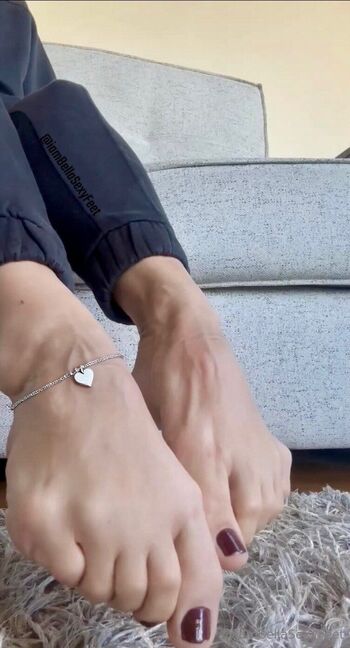 IamBellaSexyFee / iambellasexyfeet nude photo #10