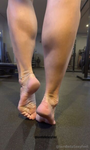 IamBellaSexyFee / iambellasexyfeet nude photo #11
