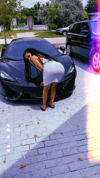 ittybitt / iamfreaky222 nude photo #11