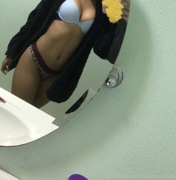 ittybitt / iamfreaky222 nude photo #16