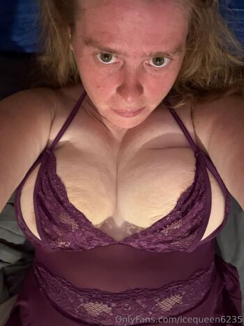 Icequee / icequeen6235 nude photo #3