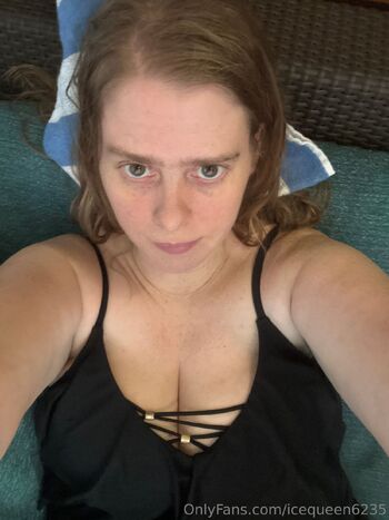 Icequee / icequeen6235 nude photo #9