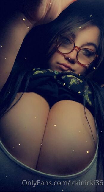 ickinicki86 nude photo #22