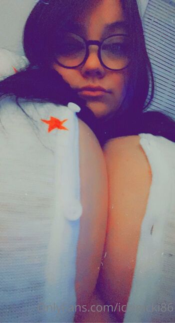 ickinicki86 nude photo #26