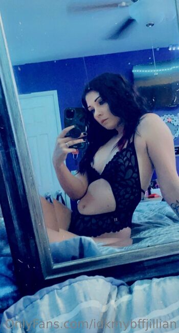 Jill-ian / idkmybffjillian nude photo #9