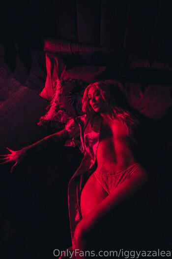 Iggy Azale / iggyazalea / thenewclassic nude photo #34