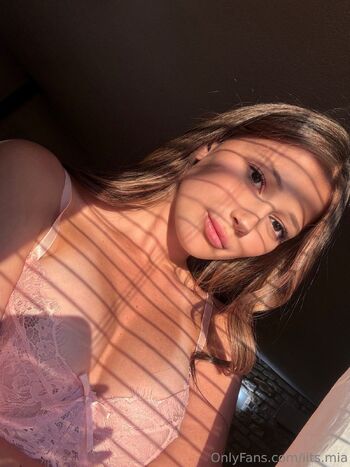 Mia / iits.mia nude photo #28