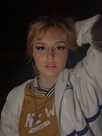 Ilona / ilona_candy nude photo #1