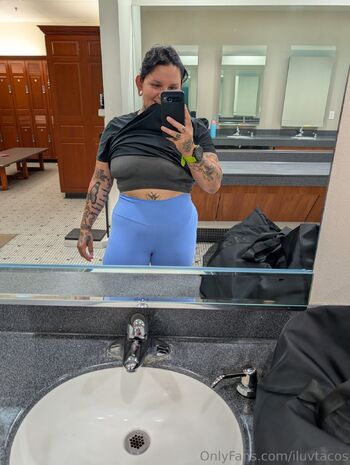 Taco love / iluvtacos nude photo #1