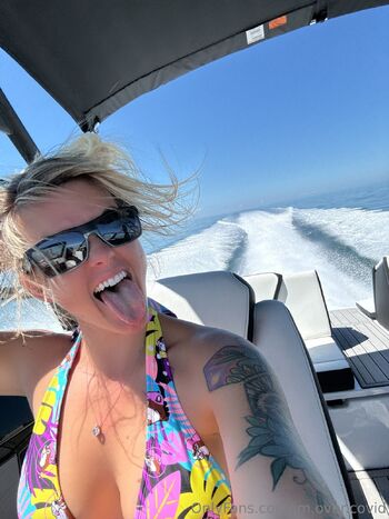 im.over.covi / im.over.covid nude photo #24