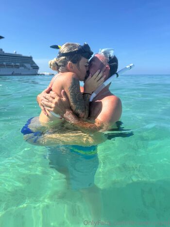 im.over.covi / im.over.covid nude photo #29