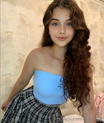 Lyz / imhorndoll nude photo #17