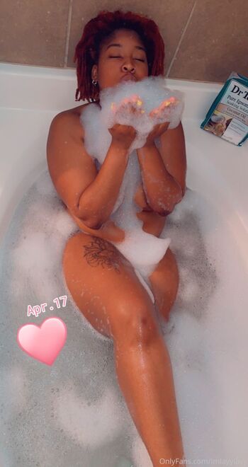 Layy.So.Thic / imlayylayy nude photo #3
