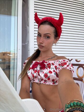 Lily / imlily06 nude photo #22