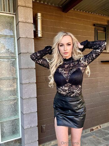 Ryleigh (Your Personal Nurse / imryleigh / nurse.ryleigh nude photo #3