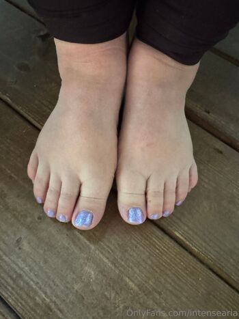 Ari / intensearia nude photo #4