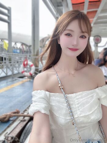 ioritakizaw / iorin nude photo #3