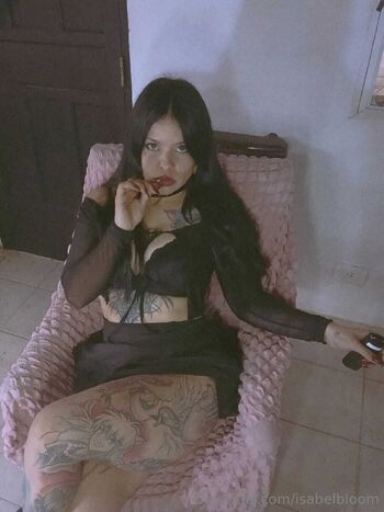 𝕲𝖔𝖉𝖉𝖊𝖘𝖘 𝕴𝖘𝖆 / isabelbloom nude photo #3