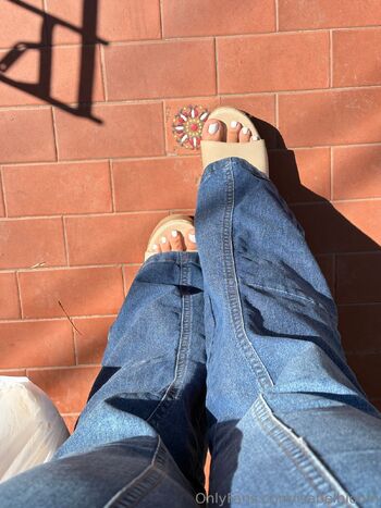 𝕲𝖔𝖉𝖉𝖊𝖘𝖘 𝕴𝖘𝖆 / isabelbloom nude photo #4