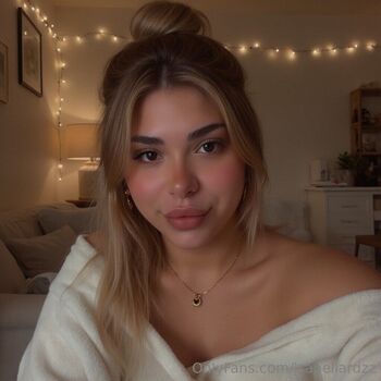 Isa / isabellardzz nude photo #30