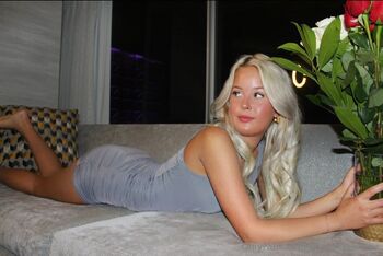 Isabelle / isabelleegrace nude photo #23