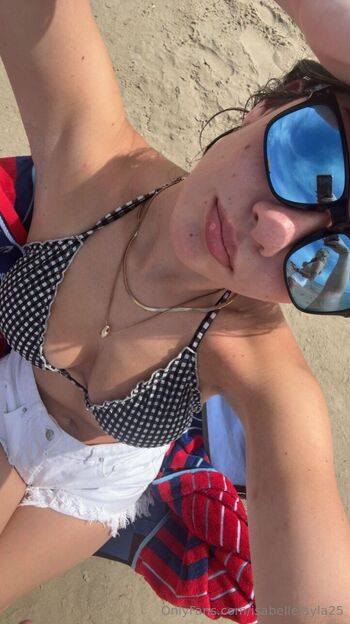 Isabelle Layl / isabellelayla25 nude photo #13