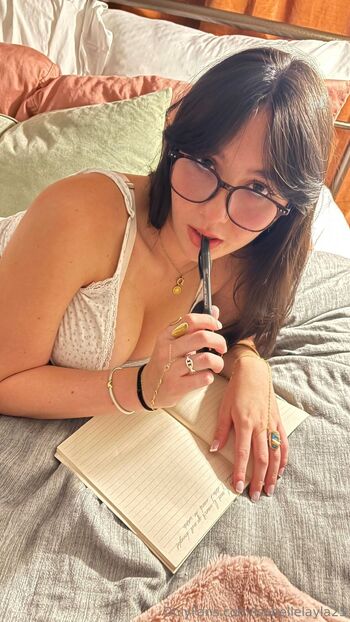 Isabelle Layl / isabellelayla25 nude photo #28