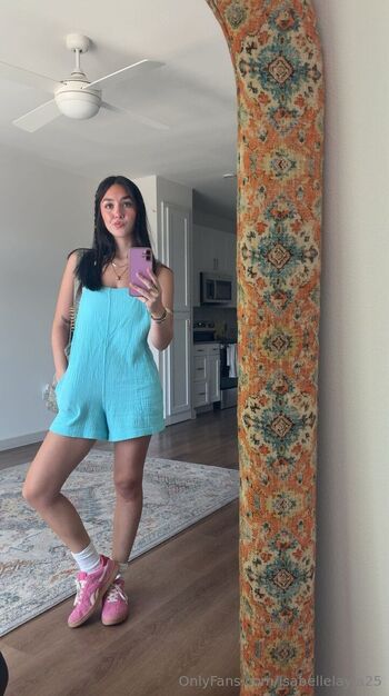 Isabelle Layl / isabellelayla25 nude photo #34