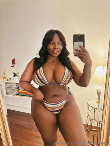 Isabelle Mille / isabellemillerx nude photo #3