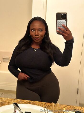 Isabelle Mille / isabellemillerx nude photo #12