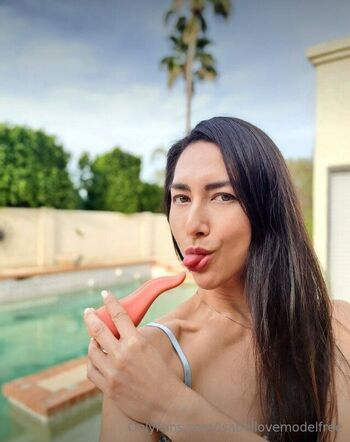 Isabel Lov / isabellovemodelfree nude photo #23