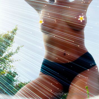 Isha Rahma / isharahman nude photo #25