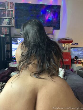 𝔦𝔰𝔩𝔞𝔫𝔡 𝔭𝔯𝔦𝔫𝔠𝔢𝔰𝔰 / islandgirlxo nude photo #15