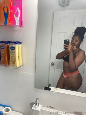 Niy / ispyniyaa nude photo #16