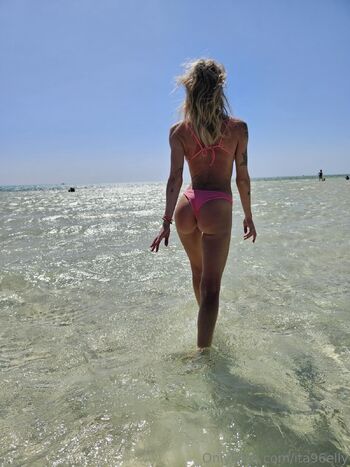 Ell / ita96elly nude photo #10